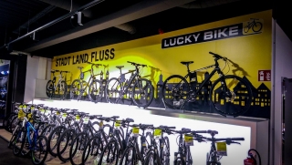 Lucky Bike eröffnet in Paderborn mit Aussenwerbung von der Thiele-Werbung GmbH