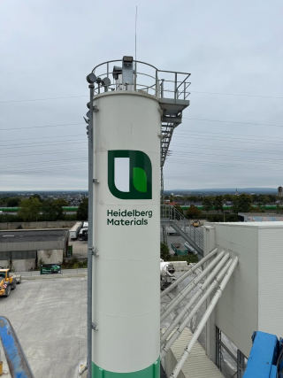 Hoch, höher Heidelberg Materials! ✅