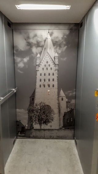 Fahrstuhl aufgewertet!